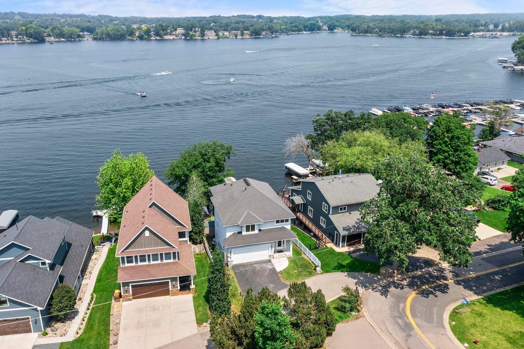 3868 Green Heights Trail SW, Prior Lake, MN 55372