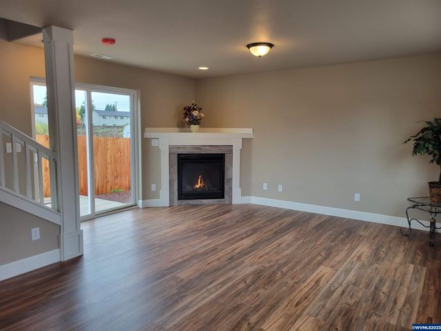 3760 Peter Ln NE, Salem, OR 97305