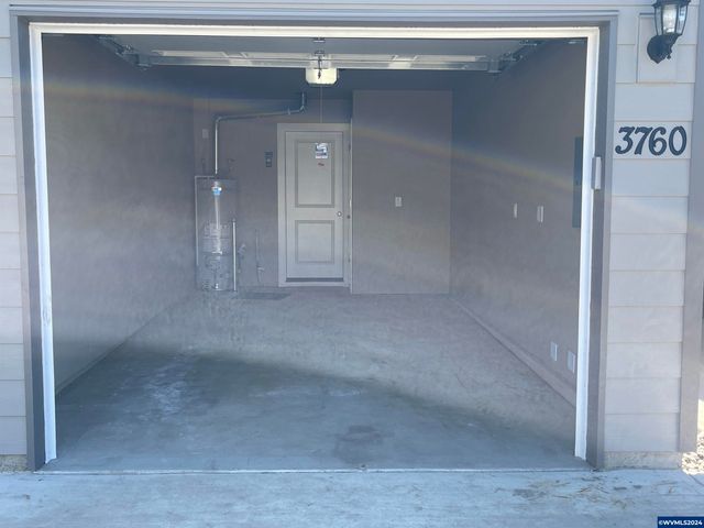 3760 Peter Ln NE, Salem, OR 97305