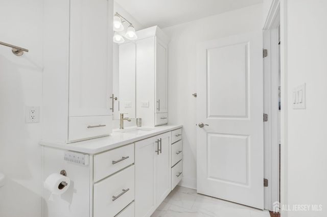 83 Riverwalk, Plainsboro, NJ 08536