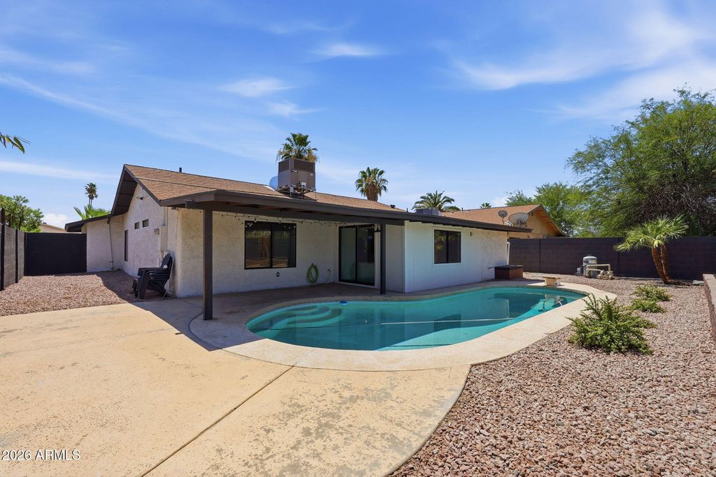 1302 S REVERE --, Mesa, AZ 85210 — photo 2