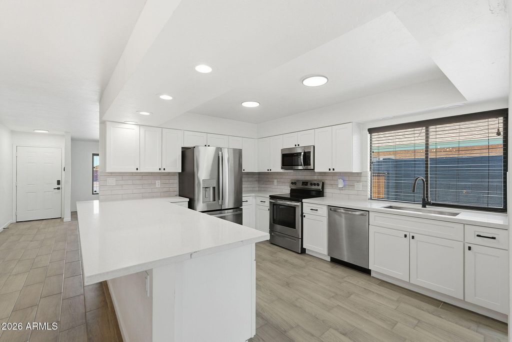 1302 S REVERE --, Mesa, AZ 85210 — photo 3