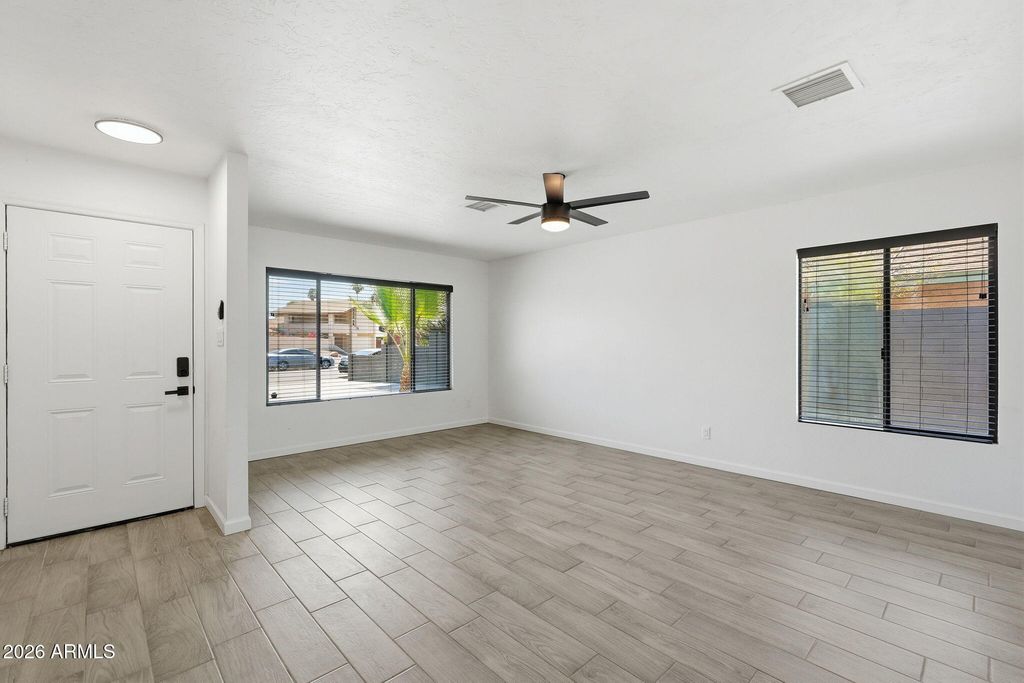1302 S REVERE --, Mesa, AZ 85210 — photo 4