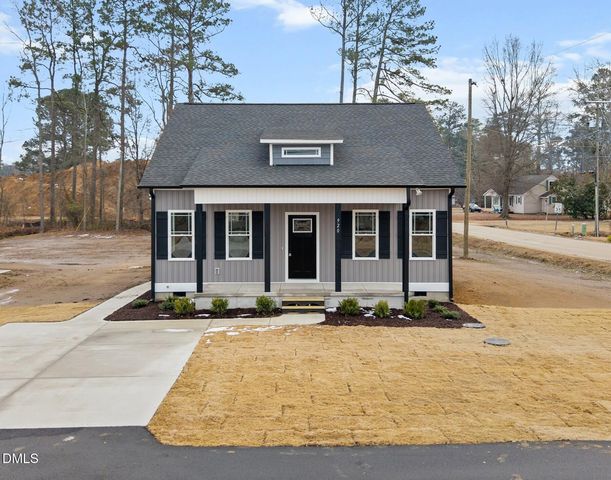 932 Micro Road W, Selma, NC 27576