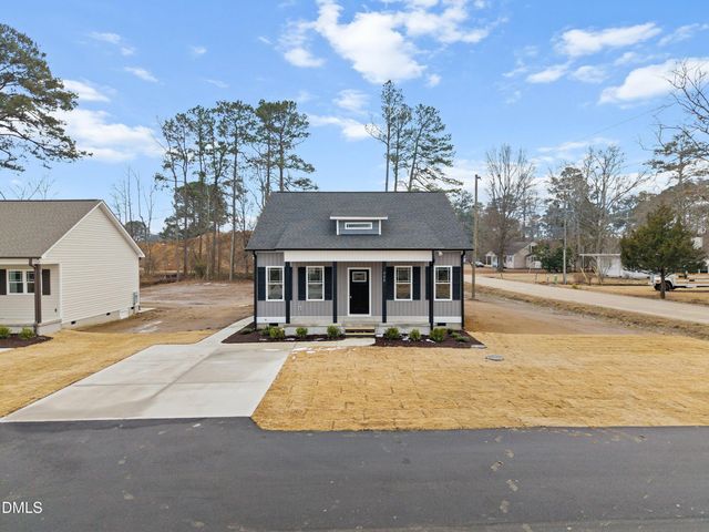 932 Micro Road W, Selma, NC 27576