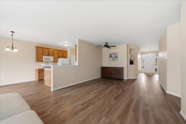 1318 Marigold Place, Schererville, IN 46375