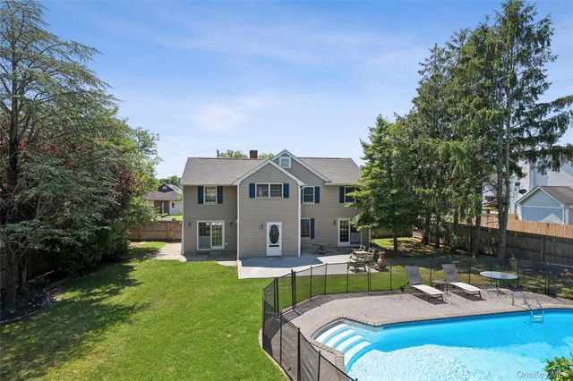 138 Hallock Street, Riverhead, NY 11901