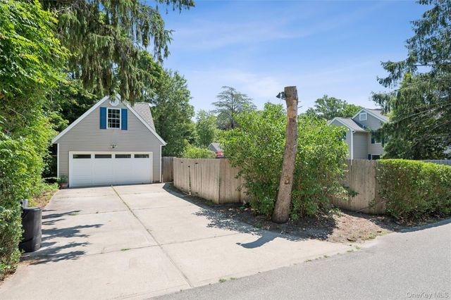 138 Hallock Street, Riverhead, NY 11901