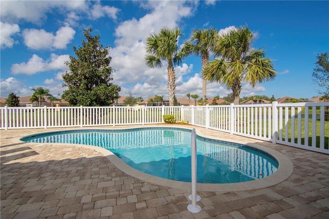 5254 Eleuthra Circle, Vero Beach, FL 32967