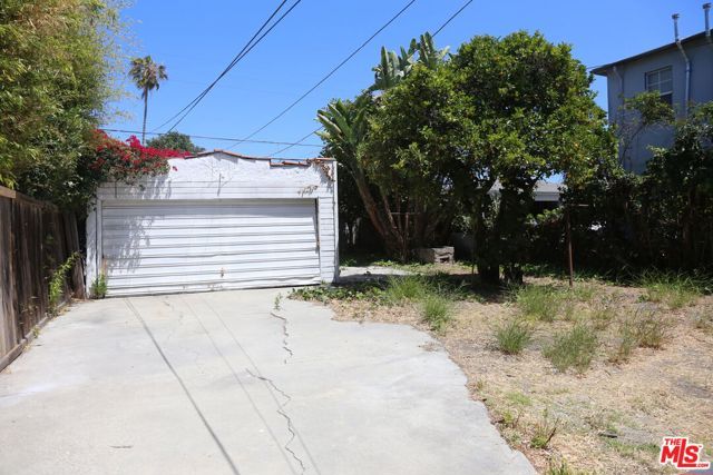 2232 S Ridgeley Drive, Los Angeles, CA 90016