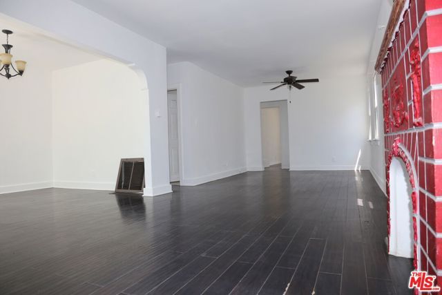 2232 S Ridgeley Drive, Los Angeles, CA 90016