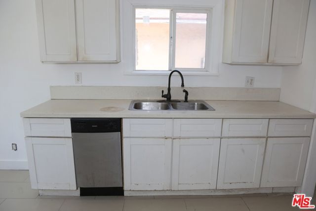 2232 S Ridgeley Drive, Los Angeles, CA 90016