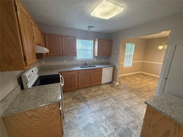 505 Village Circle, Stockbridge, GA 30281