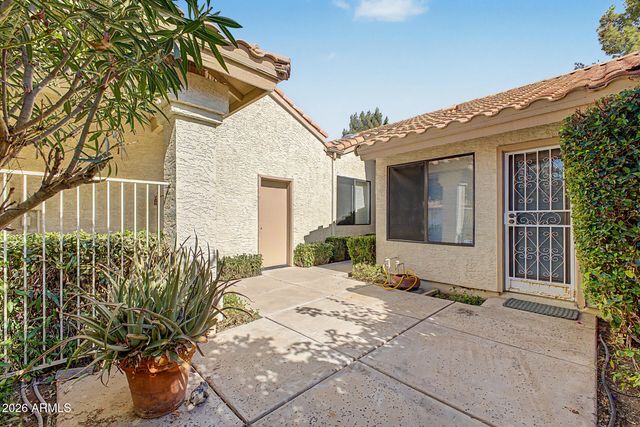 963 E CHILTON Drive, Tempe, AZ 85283