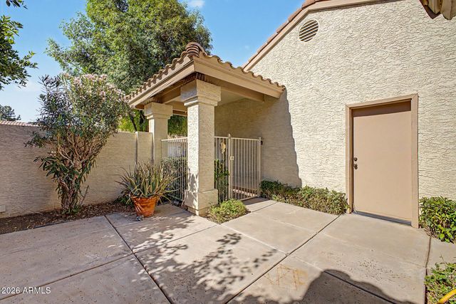 963 E CHILTON Drive, Tempe, AZ 85283