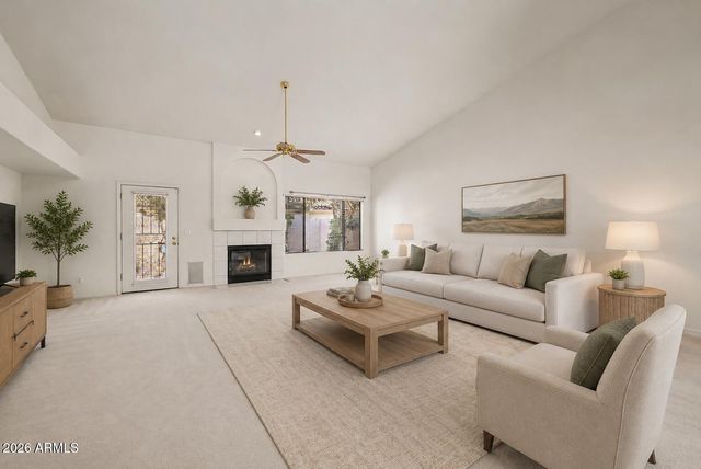 963 E CHILTON Drive, Tempe, AZ 85283