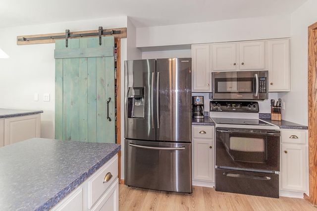 1725 SMITH STREET, New London, WI 54961