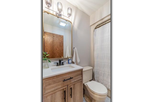 1725 SMITH STREET, New London, WI 54961