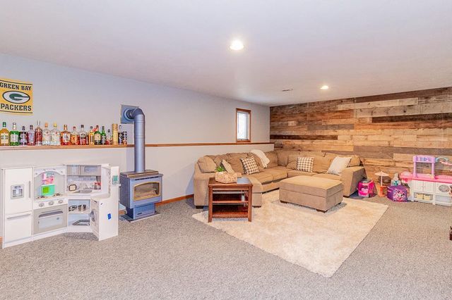 1725 SMITH STREET, New London, WI 54961