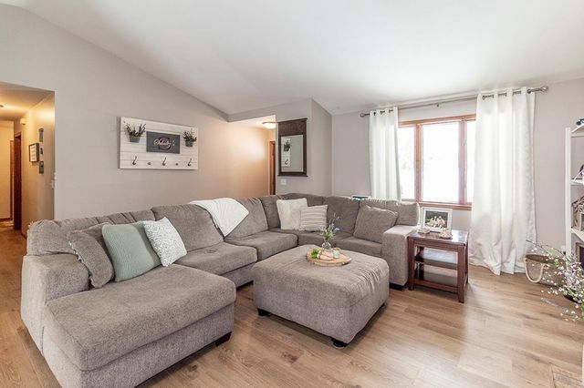 1725 SMITH STREET, New London, WI 54961