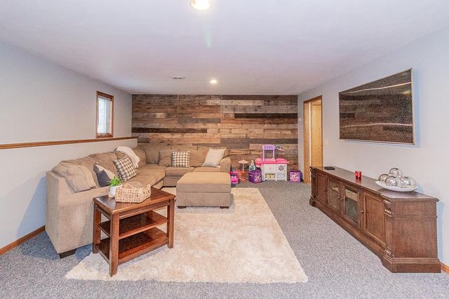 1725 SMITH STREET, New London, WI 54961