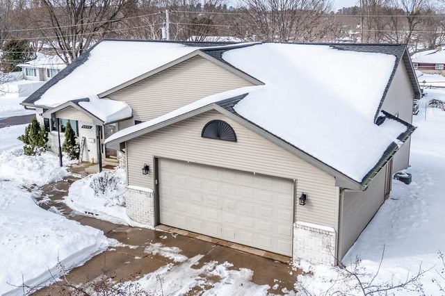 1725 SMITH STREET, New London, WI 54961