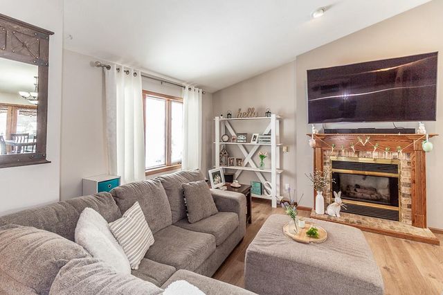 1725 SMITH STREET, New London, WI 54961