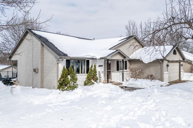 1725 SMITH STREET, New London, WI 54961