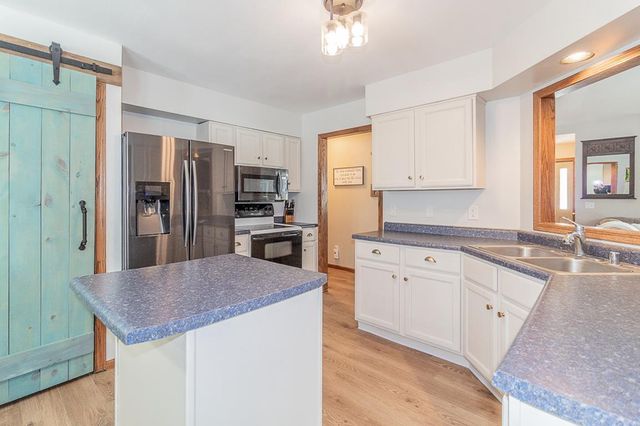 1725 SMITH STREET, New London, WI 54961