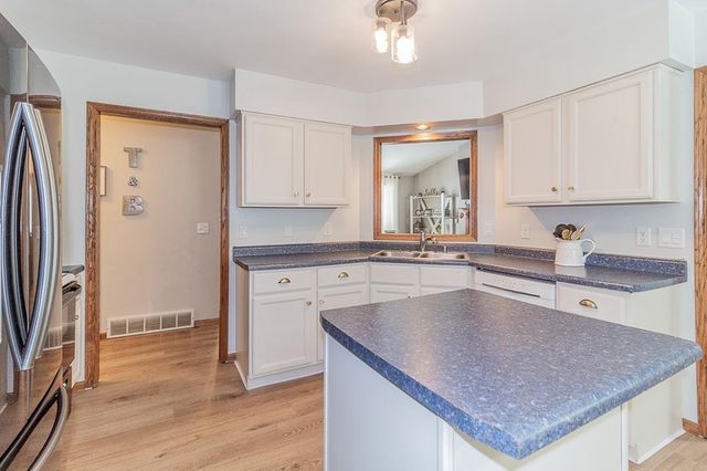 1725 SMITH STREET, New London, WI 54961