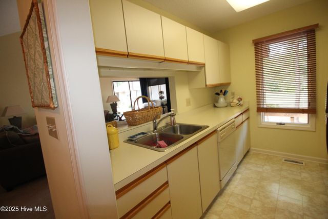 130 Barton Hills Court, Pinehurst, NC 28374