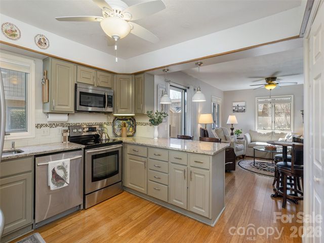 701 Red Oak Drive, Hendersonville, NC 28791