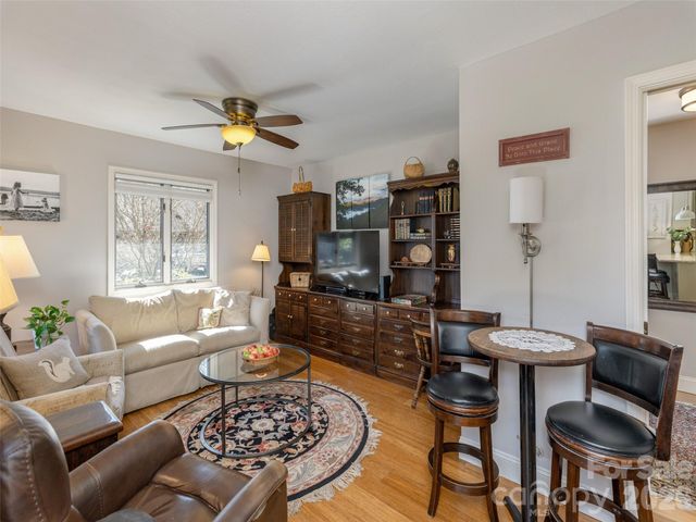 701 Red Oak Drive, Hendersonville, NC 28791