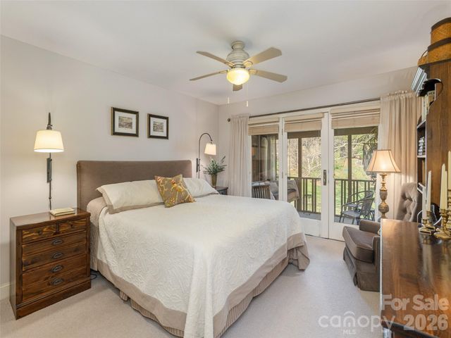 701 Red Oak Drive, Hendersonville, NC 28791