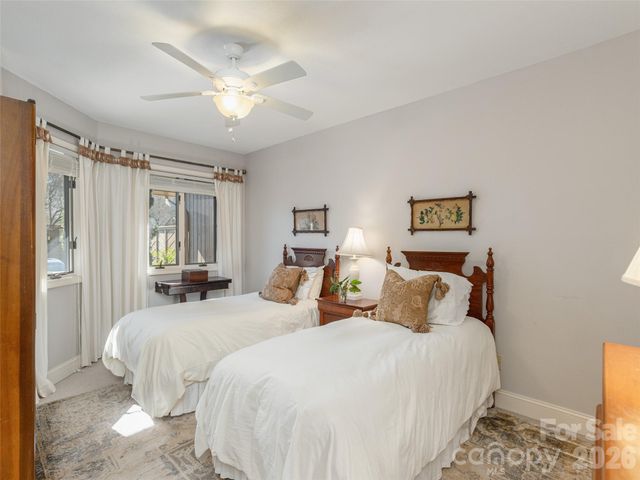 701 Red Oak Drive, Hendersonville, NC 28791