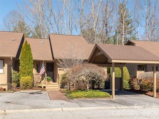 701 Red Oak Drive, Hendersonville, NC 28791