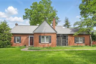 7 Wild Rose Drive, Ladue, MO 63124