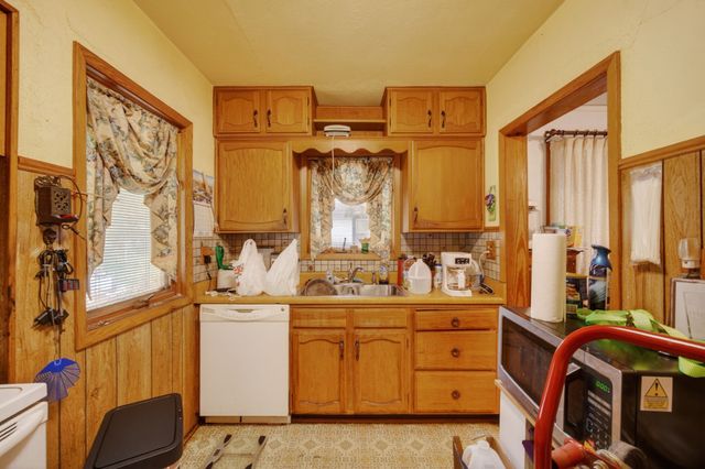 2728 Des Moines Street, Des Moines, IA 50317