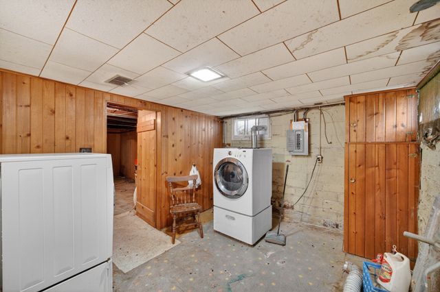 2728 Des Moines Street, Des Moines, IA 50317