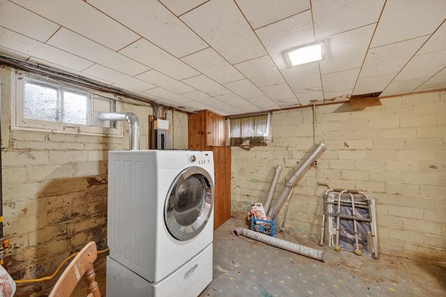 2728 Des Moines Street, Des Moines, IA 50317