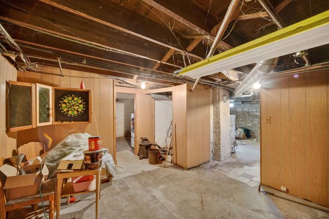 2728 Des Moines Street, Des Moines, IA 50317