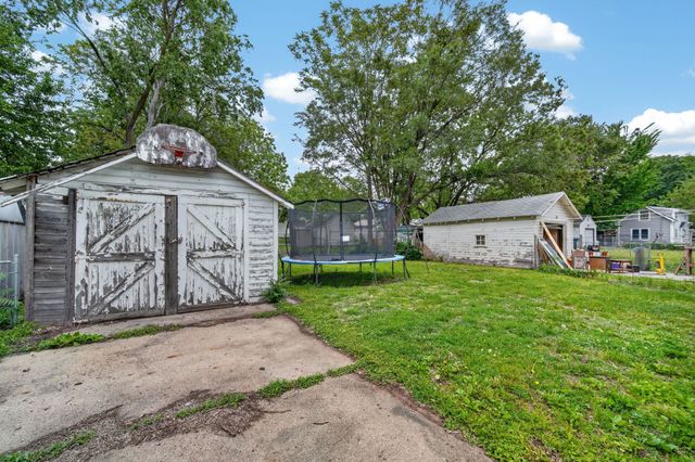 2728 Des Moines Street, Des Moines, IA 50317