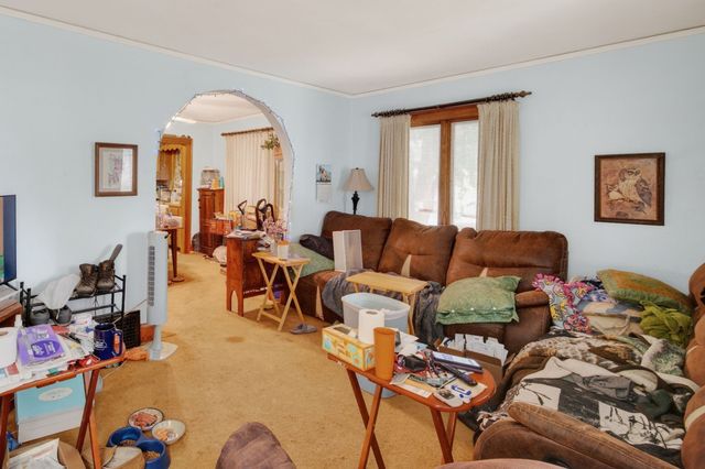 2728 Des Moines Street, Des Moines, IA 50317