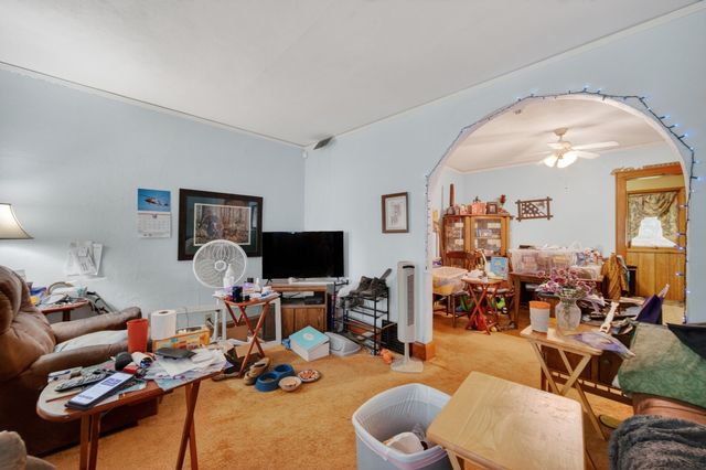2728 Des Moines Street, Des Moines, IA 50317