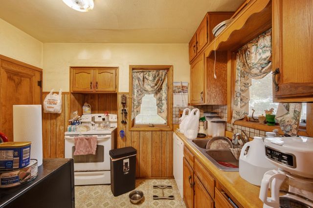 2728 Des Moines Street, Des Moines, IA 50317