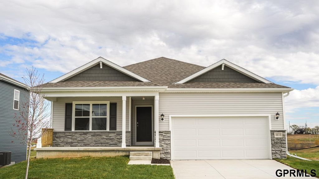 16322 Davidson Street, Bennington, NE 68007