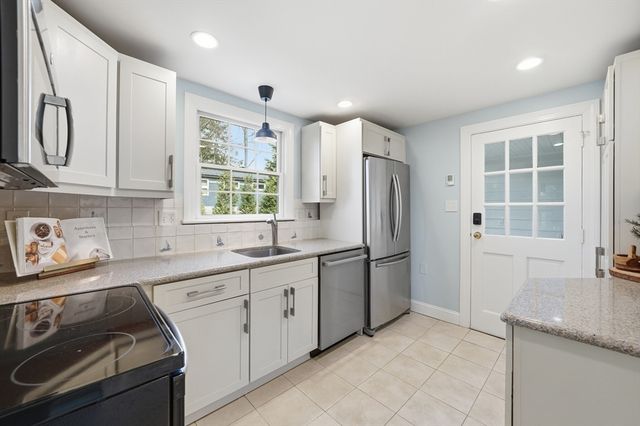 40 Englewood Rd, Winchester, MA 01890