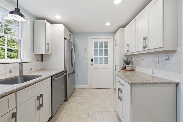 40 Englewood Rd, Winchester, MA 01890