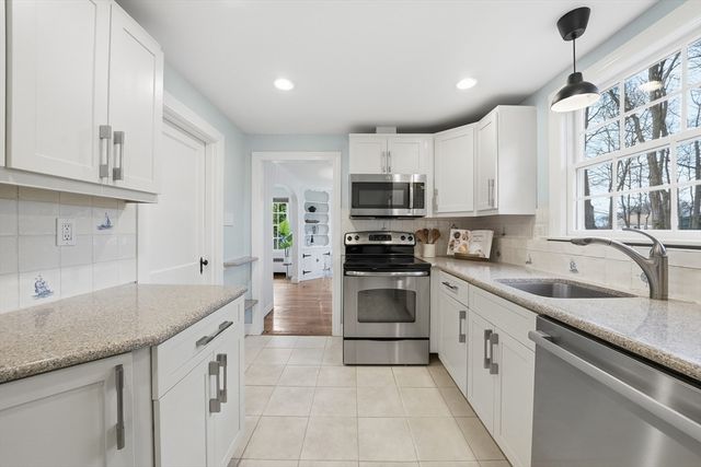 40 Englewood Rd, Winchester, MA 01890