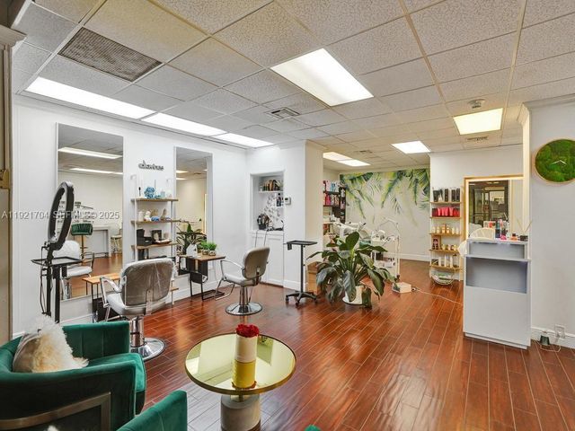 300 Bayview Dr 308, Sunny Isles Beach, FL 33160